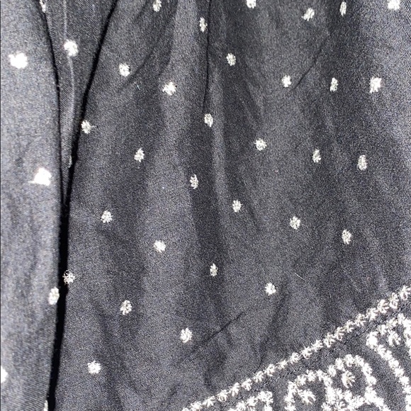 ECOTE SLVR EMBROIDERED ELASTIC WAIST FRILL SHORTS - Picture 4 of 7